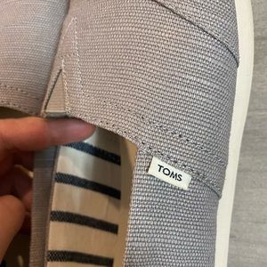 Toms Women’s Alpargata Size 8.5 Color Morning Dove in a great condition